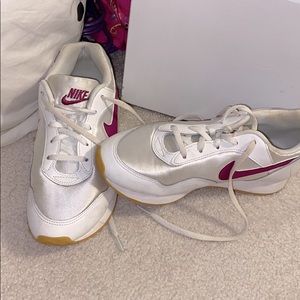 Nike shoes size 7.5